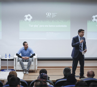 El Superintendente Eric Parrado dicta charla a 150 j&oacute;venes