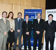 El Superintendente junto a las autoridades de la casa de estudios y los organizadores.